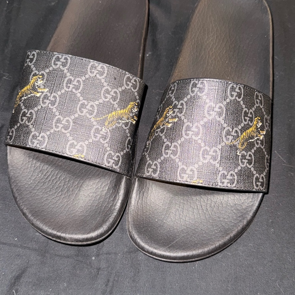 Brand new Gucci Black x supreme slides men’s size11